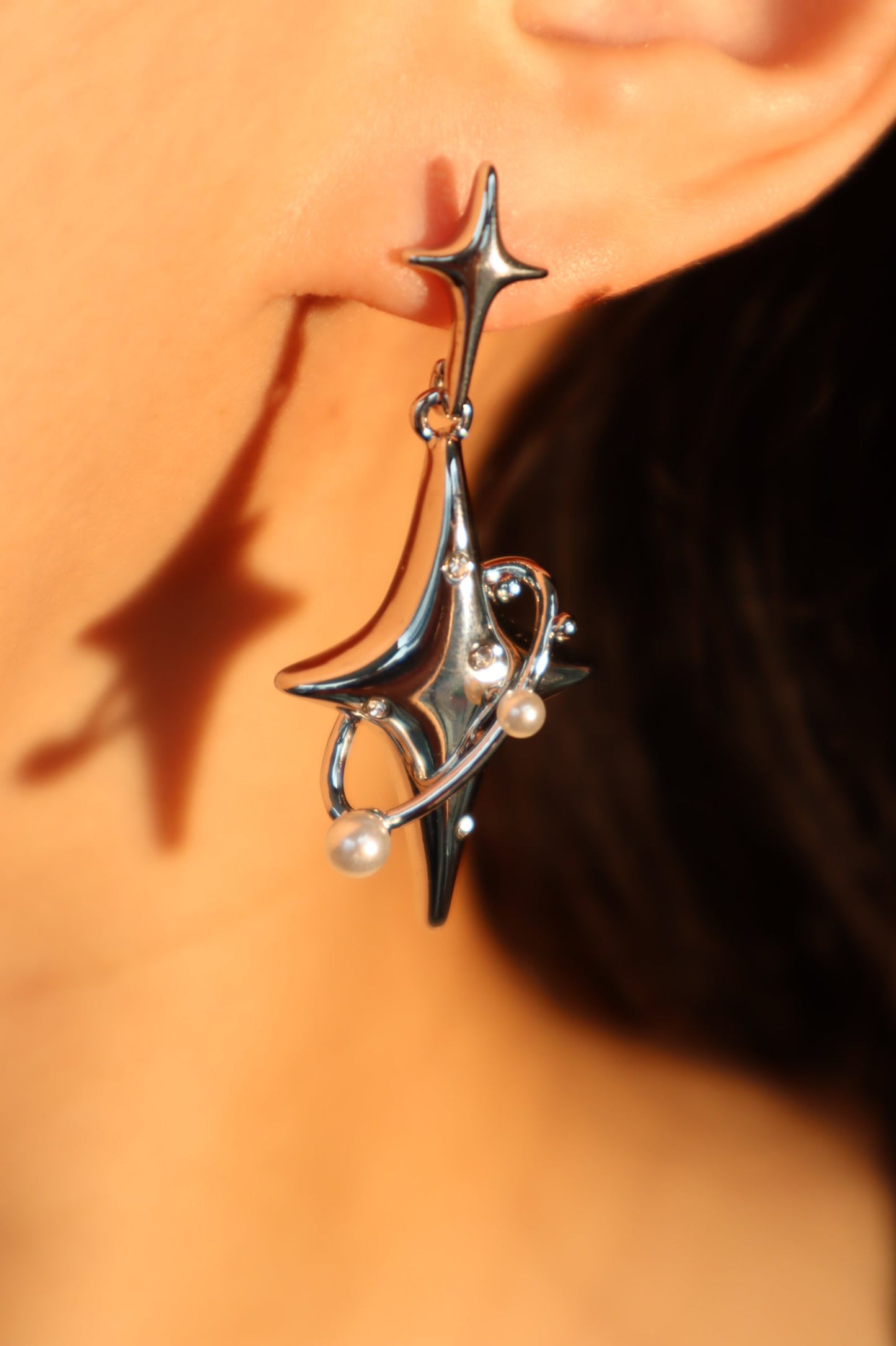 Saturn Pearls Earrings