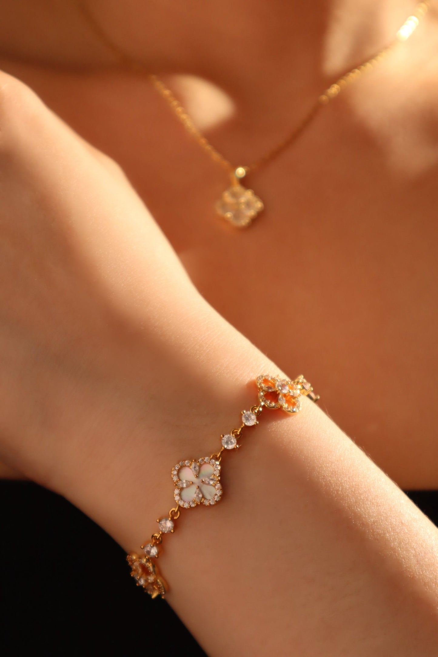 14K Real Gold Plated Lucky Leaf Shell Pearls Bracelet