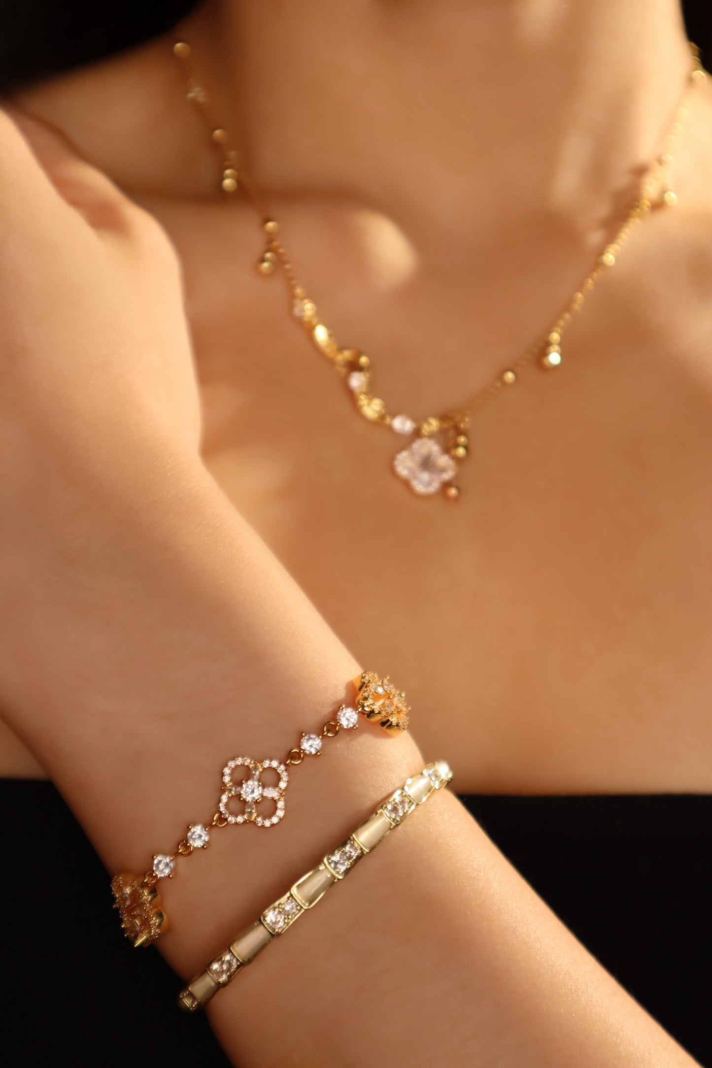14K Real Gold Plated Lucky Leaf Shell Pearls Bracelet