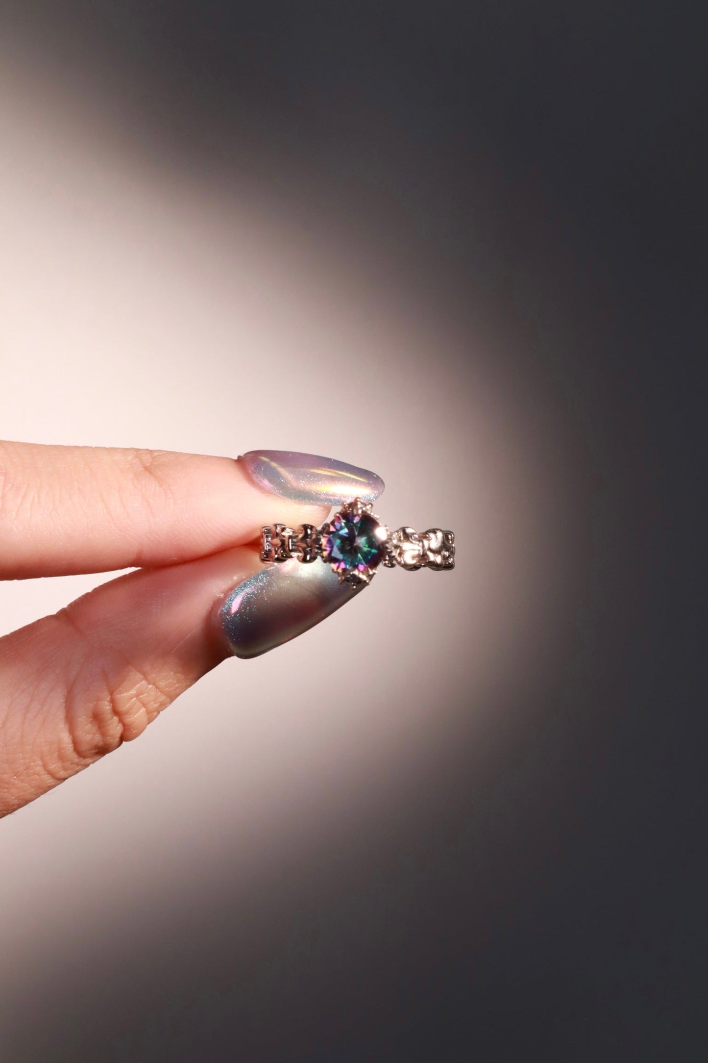 Black Gem Iris Ring