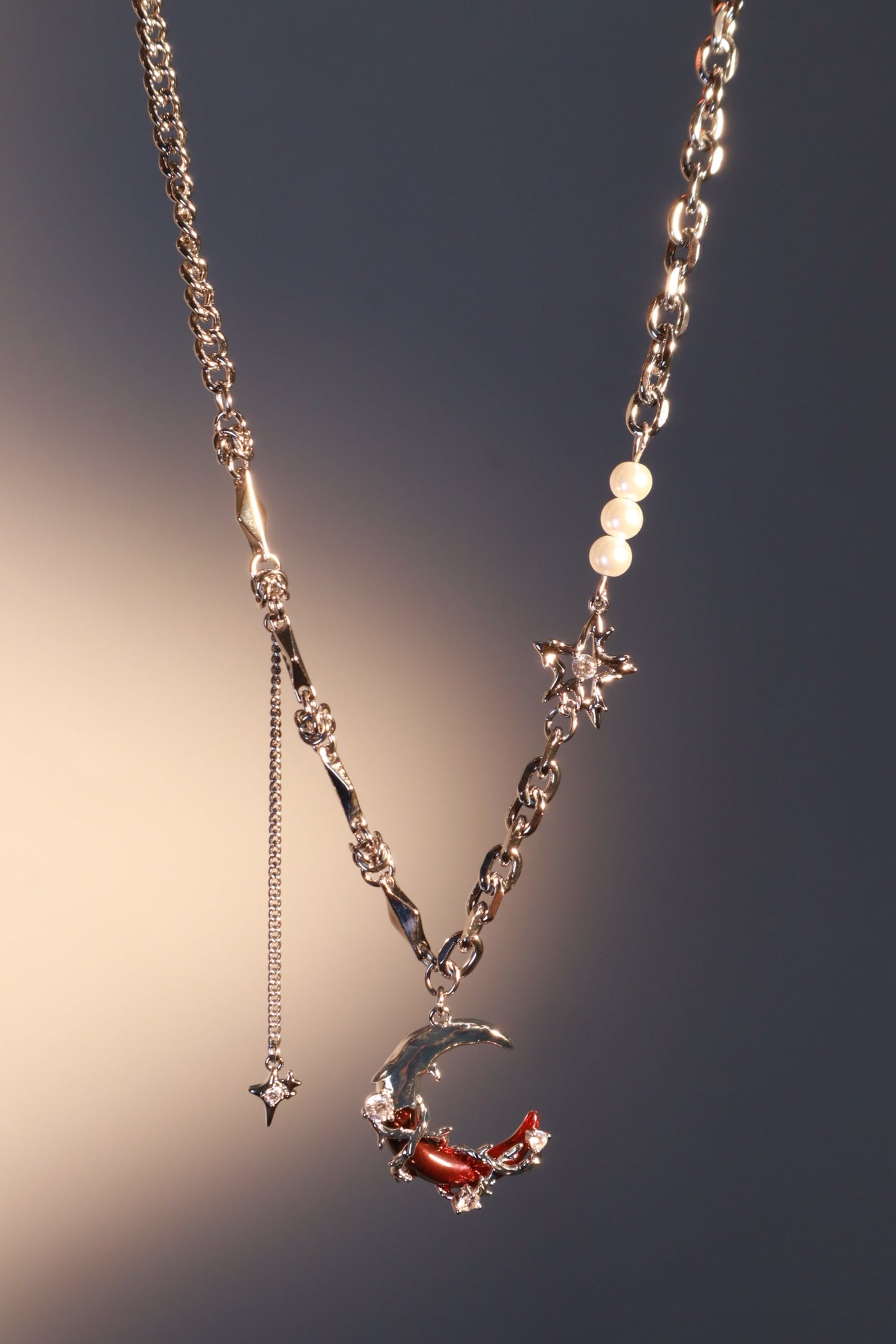 Red Moon Pearls Necklace