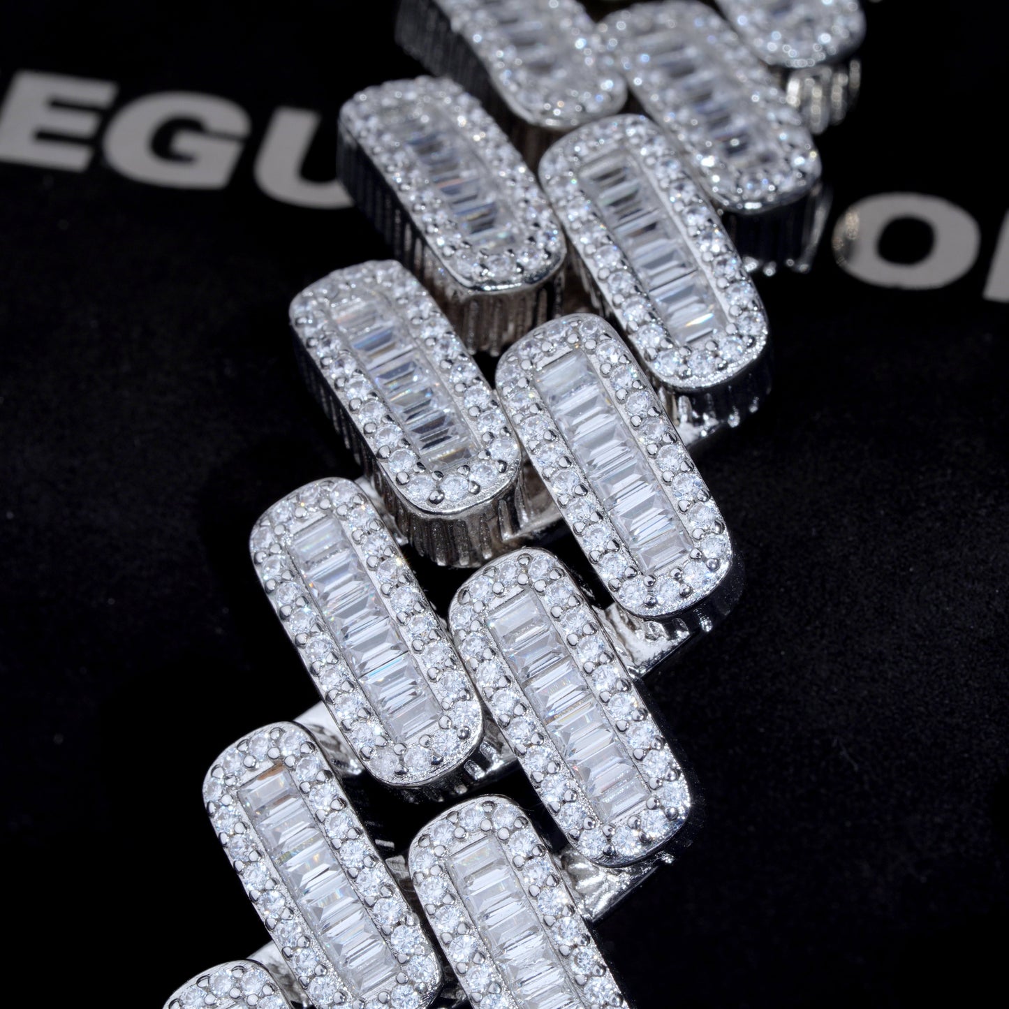 20MM Baguette Prong Link Bracelet