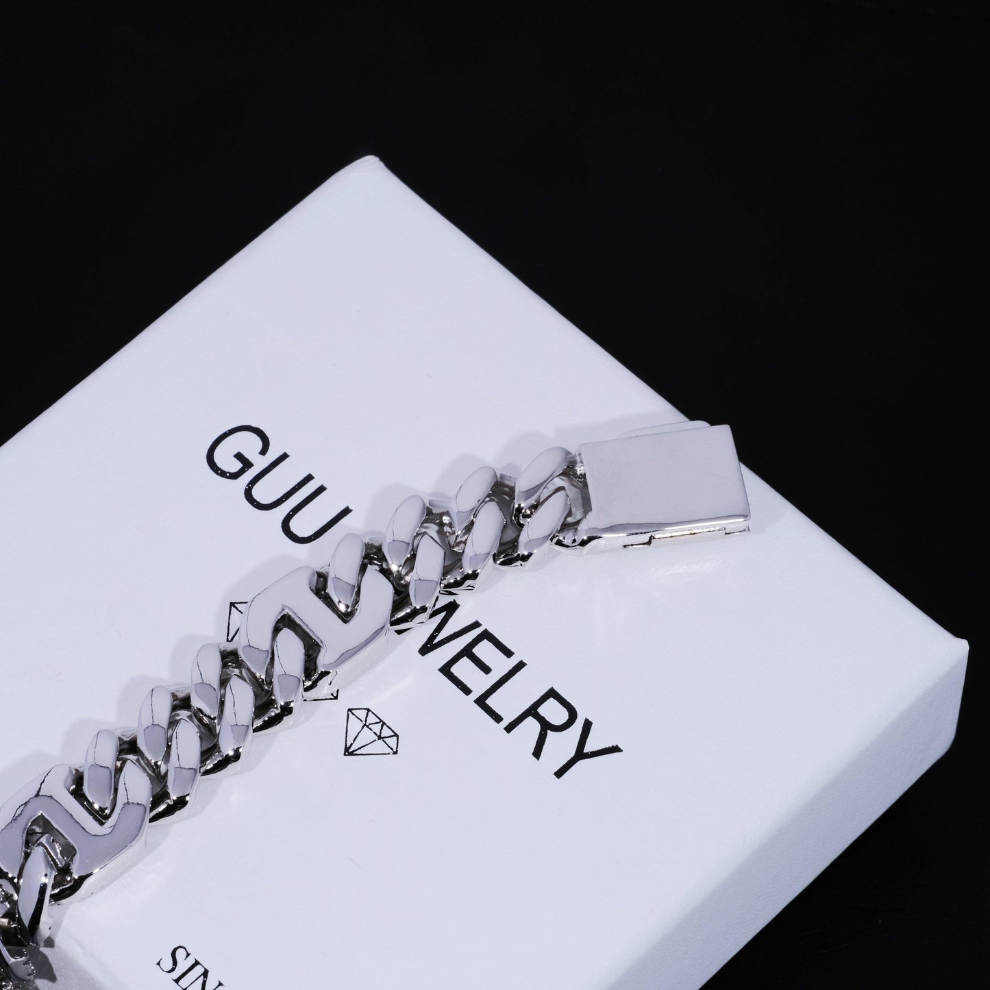 12mm Prong Baguette Curb Bracelet White Gold