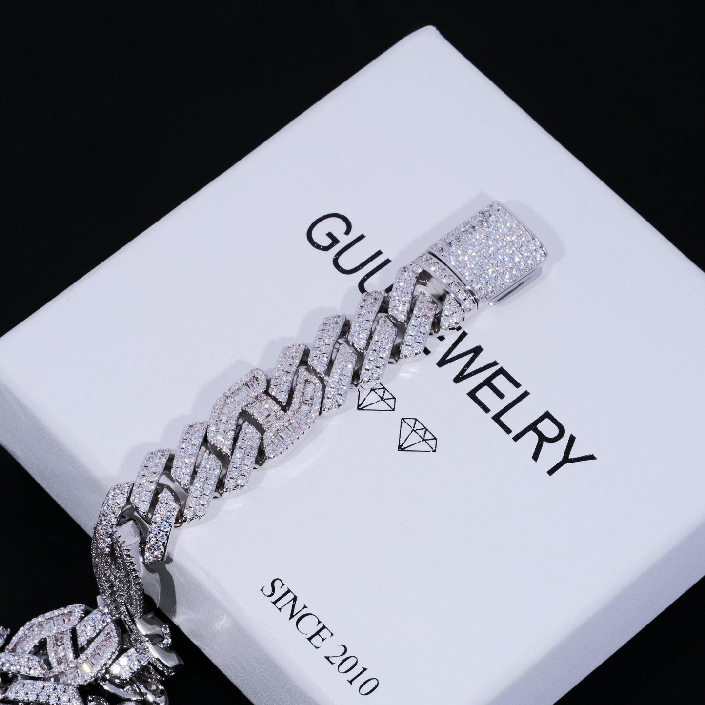 12mm Prong Baguette Curb Bracelet White Gold