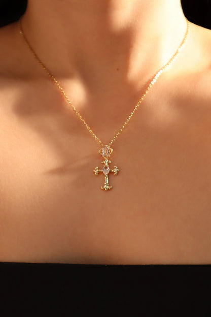 18K Gold Diamond Cross Pendant Necklace