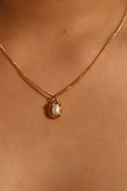 18K Gold Stainless Steel Pearl Shell Necklace
